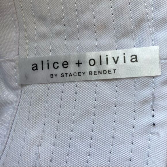 Alice + Olivia Daisy Print & Solid White Reversible Bucket Hat - Picture 10 of 12